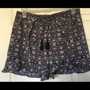 JOE B Women’s Shorts  Size M. Multicolored . NWOT